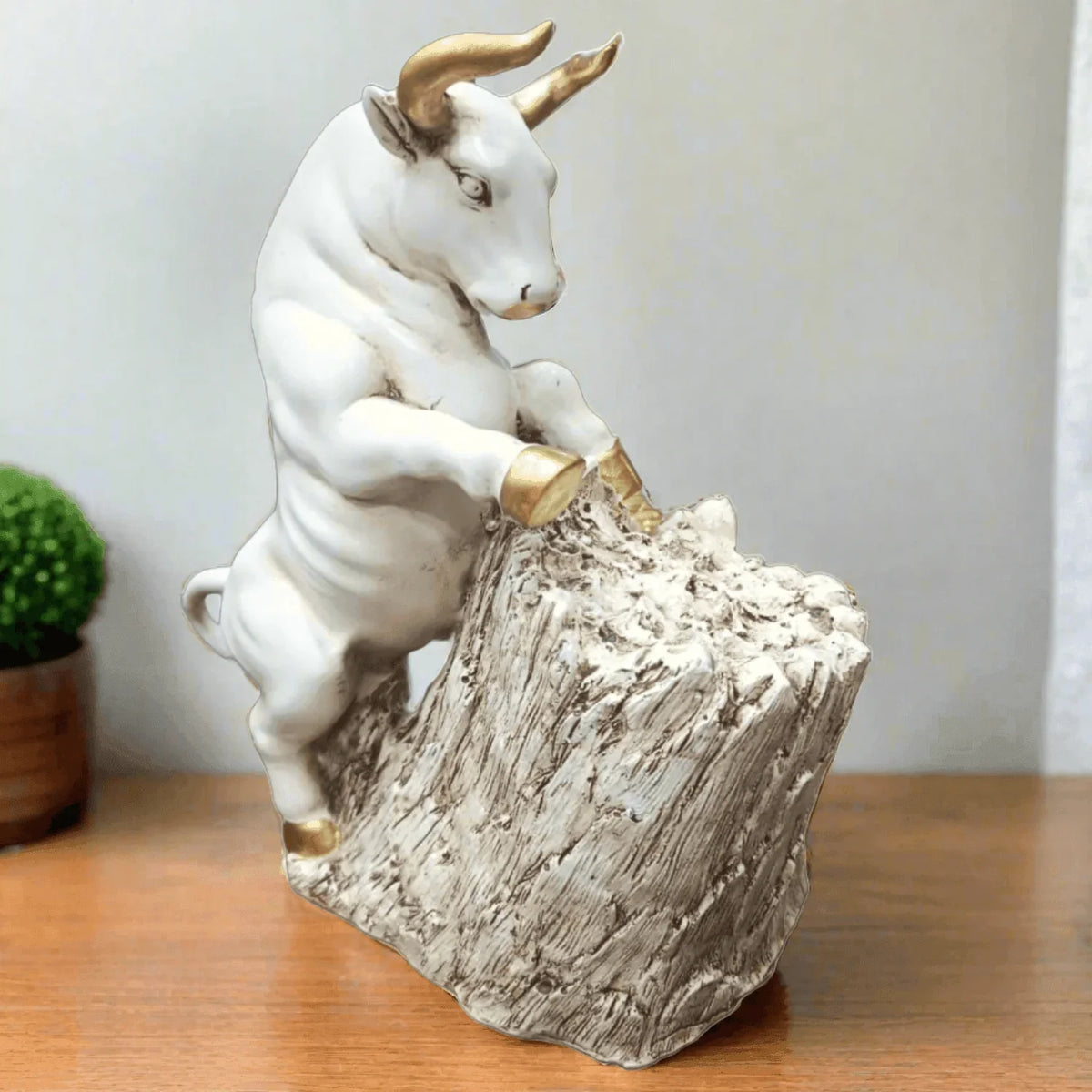 ALiLa Bull with Log Statue Showpiece Idol for Gifting & Home Office Desk Table Decoration or Gifting, 10.5 inch Height - ALiLA